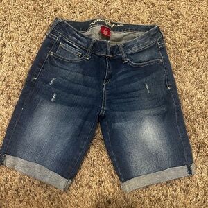 Arizona jeans shorts size 3